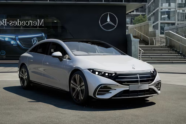 MERCEDES Eqs 450+ AMG line+